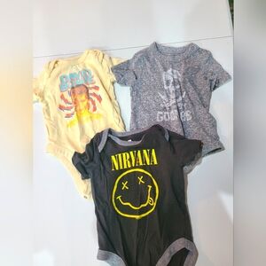 Baby Gap Grapic Bodysuit 3 piece Bundle